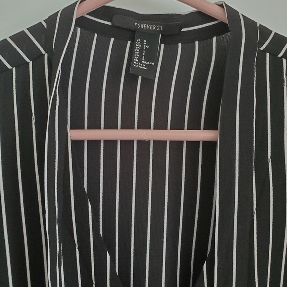 Like-New F21 Striped Tie Button-Up Blouse - Picture 4 of 6